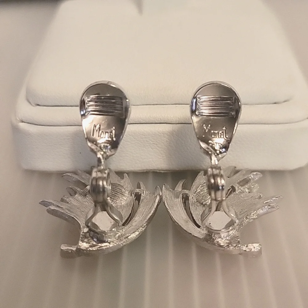 Vintage Monet Clip-On Earrings - Picture 4 of 4